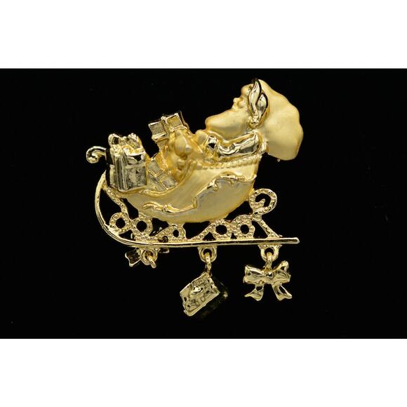 Danecraft Vintage Christmas Pin Brooch Brushed Gold Santa Sleigh Signed Bin1 - Picture 1 of 12